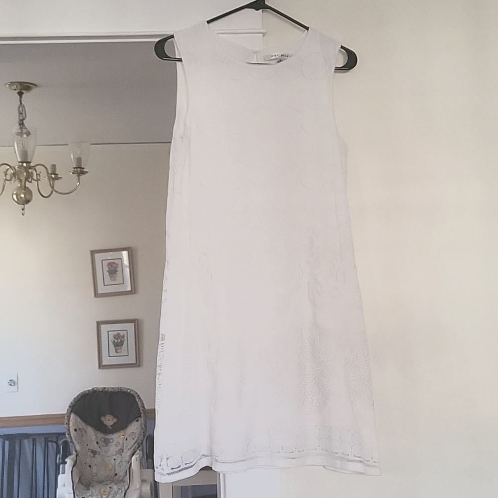 Max Studio white lace dress size M -- great for bridal shower!